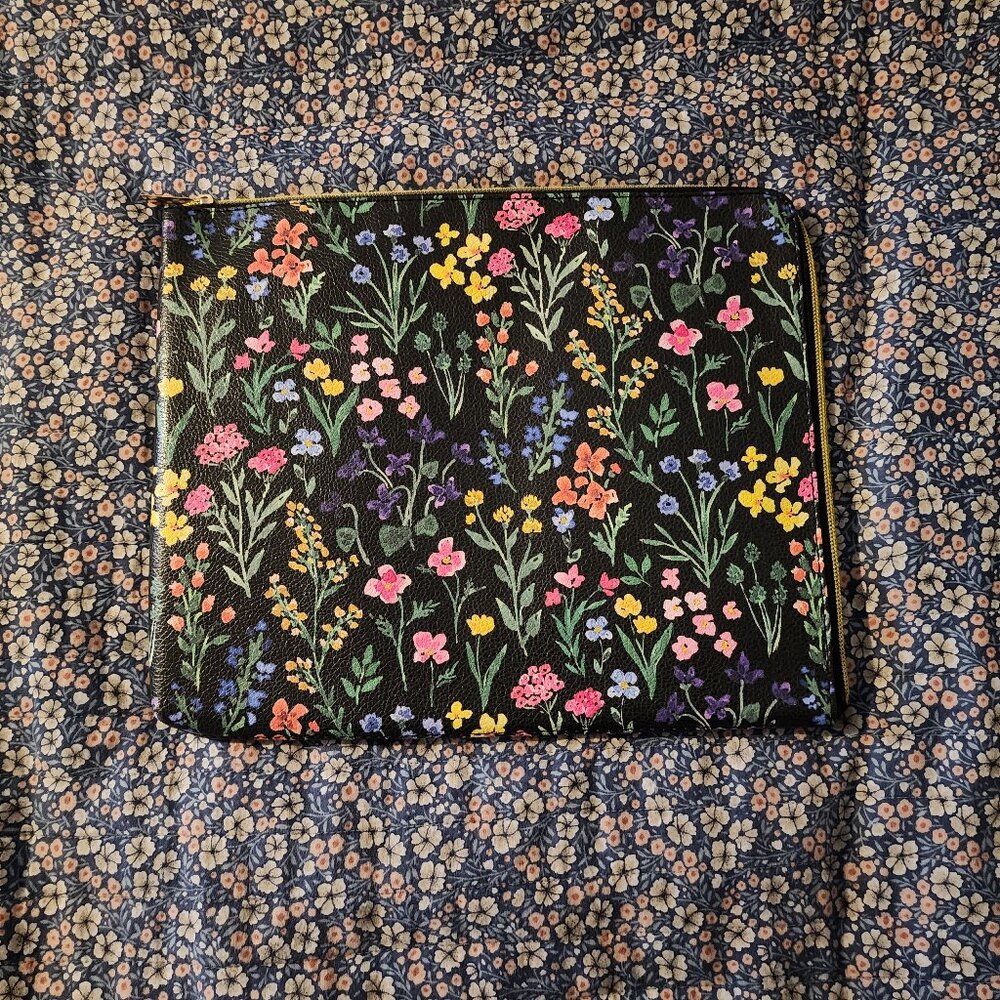 NWOT Floral Tech Sleeve